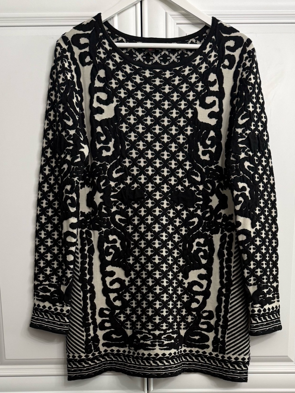 Simon Chang Black + White Long Sleeve Multi-Pattern Mini Sweater Dress Size M
